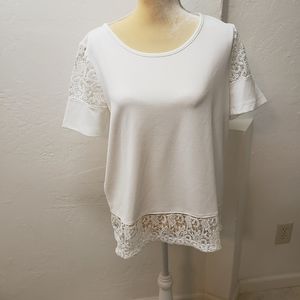 Design History Women's white short sleeve top.